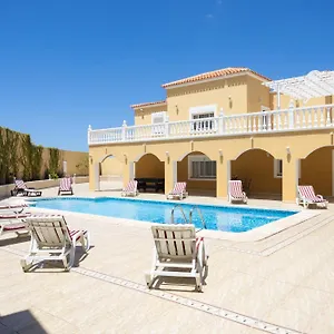 Villa Luxurious 1,5 Kilometers From, Costa Adeje (Tenerife)